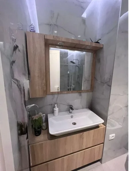 Tirane, shitet apartament 1+1+Ballkon Kati 3, 76 m² 250.000 € (Kompleksi Delijorgji)