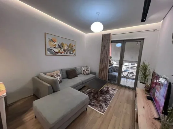 Tirane, shitet apartament 1+1+Ballkon Kati 3, 76 m² 250.000 € (Kompleksi Delijorgji)