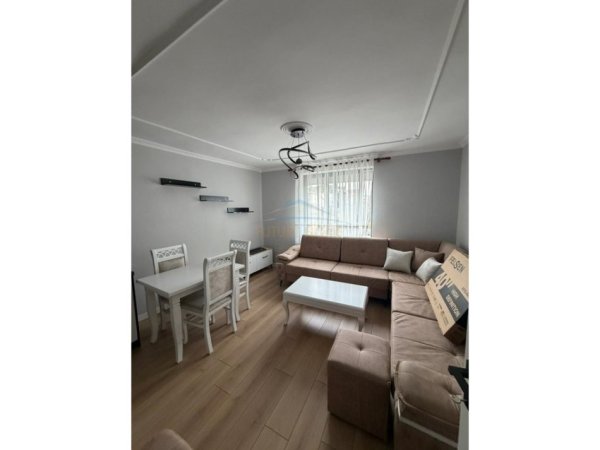 Tirane, jepet me qera apartament 1+1 Kati 2, 60 m² 600 € 
