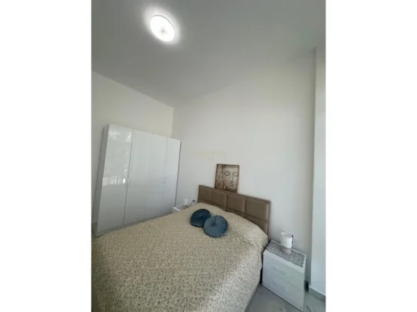 Tirane, jepet me qera apartament 1+1 Kati 1, 50 m² 380 € 