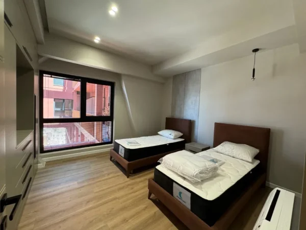 Tirane, shitet apartament 2+1+Ballkon , 169 m² 485.040 € (Garden Building)