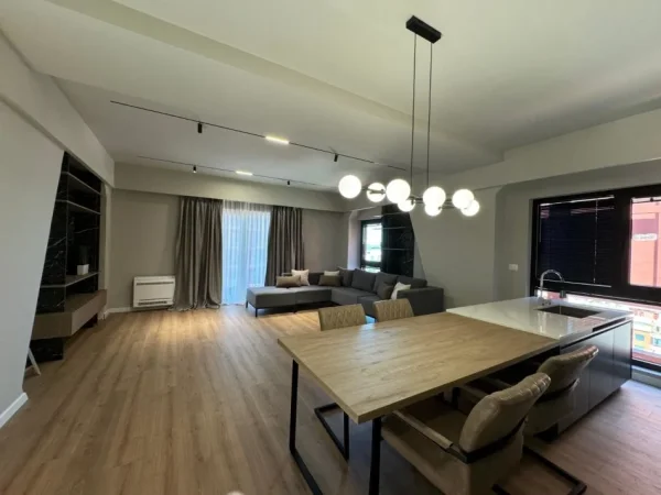 Tirane, shitet apartament 2+1+Ballkon , 169 m² 485.040 € (Garden Building)