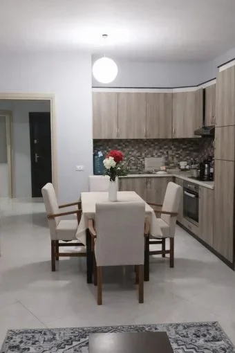 Tirane, jepet me qera apartament 2+1+Aneks+Ballkon Kati 4, 120 m² 500 € (astir)