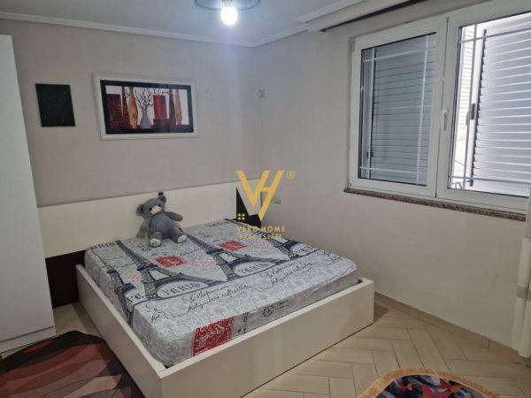 Tirane, jepet me qera apartament 2+1+Ballkon Kati 5, 84 m² 600 € (ZOGU I ZI)