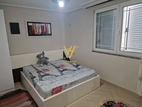 Tirane, jepet me qera apartament 2+1+Ballkon Kati 5, 84 m² 600 € (ZOGU I ZI)