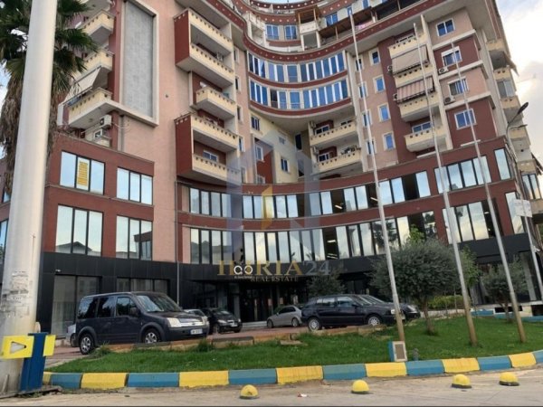 Tirane, shitet apartament 2+1+Ballkon Kati 2, 139 m² 152.000 € (Apartament 3+1 per shitje në Institut)