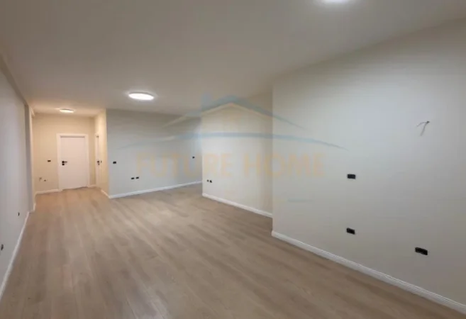Tirane, shitet apartament 3+1 Kati 3, 102 m² 210.000 € (kodra e diellit)