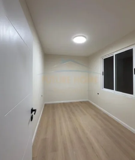 Tirane, shitet apartament 3+1 Kati 3, 102 m² 210.000 € (kodra e diellit)