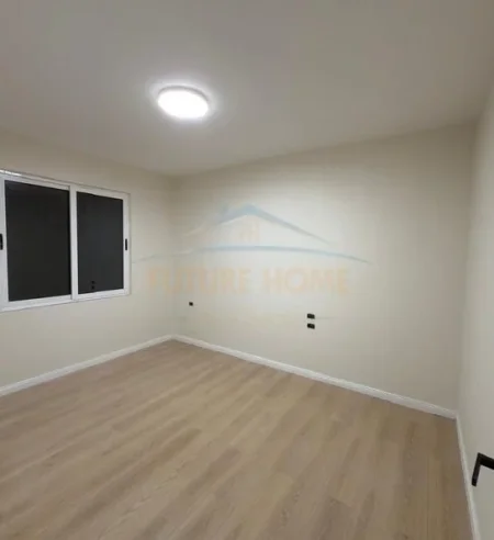 Tirane, shitet apartament 3+1 Kati 3, 102 m² 210.000 € (kodra e diellit)