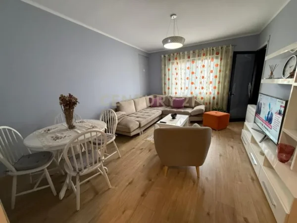 Tirane, jepet me qera apartament 1+1 Kati 6, 67 m² 480 €