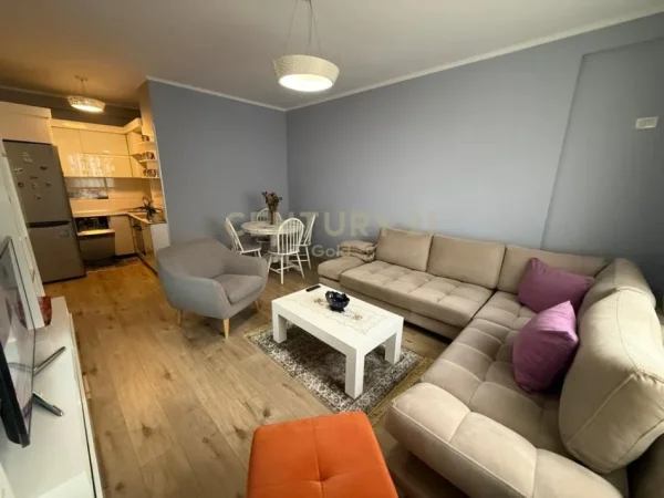 Tirane, jepet me qera apartament 1+1 Kati 6, 67 m² 480 €