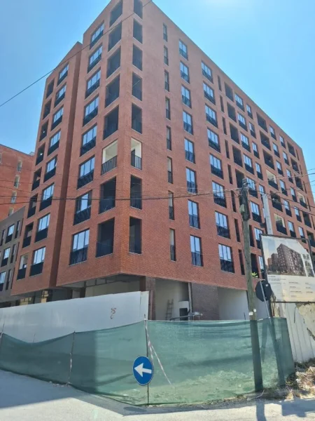 Tirane, shitet apartament 1+1 Kati 9, 75 m² 120.000 € (REZIDENCA 5D)