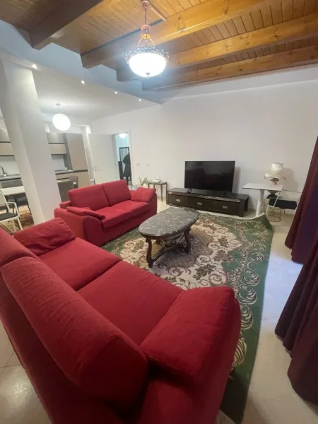 Jepet Super Apartament Ne Qender te Tiranes me Qera 3+1 tek Selvia  ,1209 € , Mundes per Airbnb