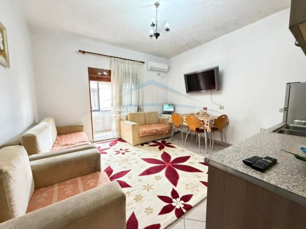 Tirane, shitet apartament 4+1+Aneks+Ballkon Kati 0, 313 m² 315.000 € (Unaza e Re)