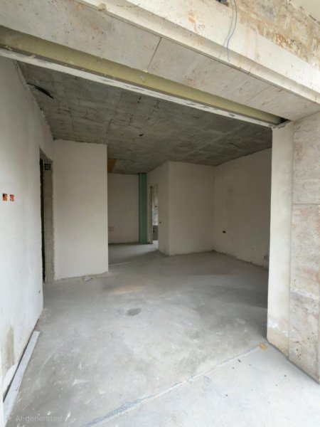 Tirane, shitet apartament 2+1+Ballkon Kati 2, 105 m² 231.000 € (Secret Garden)