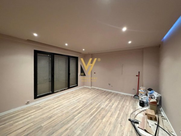 Tirane, jepet me qera zyre Kati 3, 92 m² 1.000 € (STACIONI I TRENIT)
