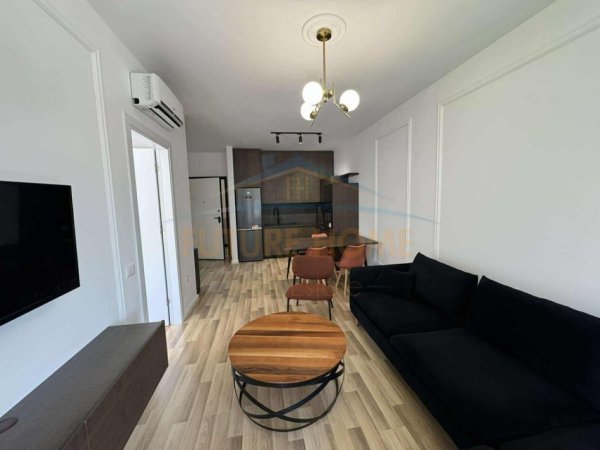 Tirane, jepet me qera apartament 1+1 Kati 3, 60 m² 550 € (Unaza e Re, Bulevardi Migjeni)