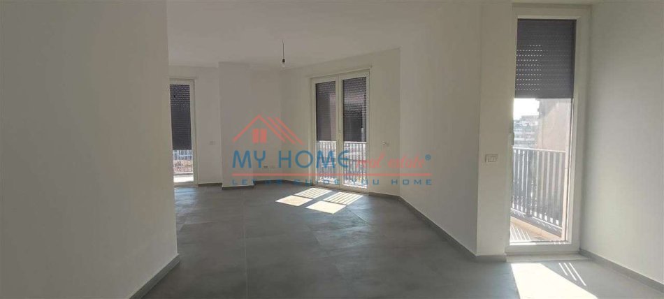 Tirane, jepet me qera zyre Kati 5, 220 m² 2.500 € (Rruga Ali Begeja)