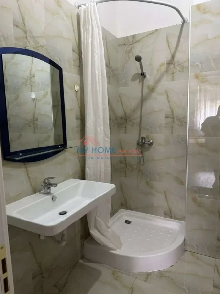 Tirane, jepet me qera apartament 2+1+Ballkon Kati 8, 110 m² 650 € (Zogu i Zi)