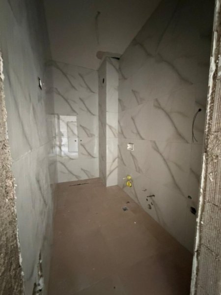 Tirane, shitet apartament 1+1+Ballkon Kati 1, 69 m² 125.600 € (Fusha e Aviacionit)