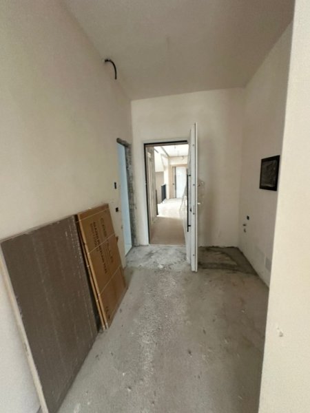 Tirane, shitet apartament 1+1+Ballkon Kati 2, 147 m² 286.300 € (Tulipan Residence)