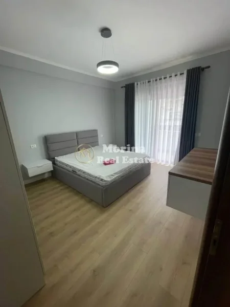 Tirane, jepet me qera apartament 1+1 Kati 3, 72 m² 400 € (Kthesa e Kamzes)