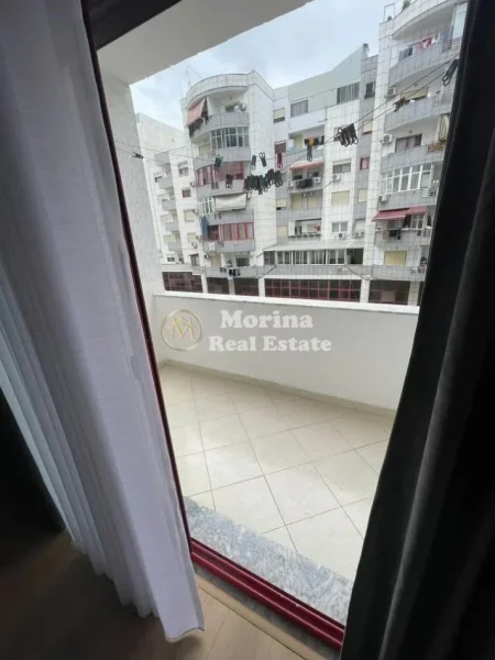 Tirane, jepet me qera apartament 1+1 Kati 3, 72 m² 400 € (Kthesa e Kamzes)