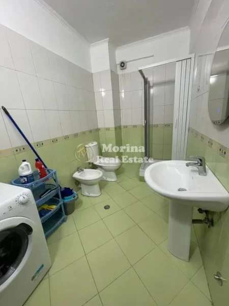 Tirane, jepet me qera apartament 1+1 Kati 3, 72 m² 400 € (Kthesa e Kamzes)