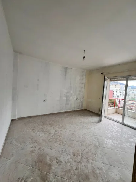 Tirane, jepet me qera apartament 2+1 Kati 6, 100 m² 500 € (Don Bosko)