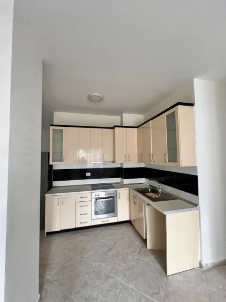 Tirane, jepet me qera apartament 2+1 Kati 6, 100 m² 500 € (Don Bosko)