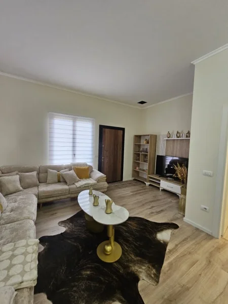 Tirane, shitet apartament Kati 1, 110 m² 210.000 € (Rruga e Freskut)