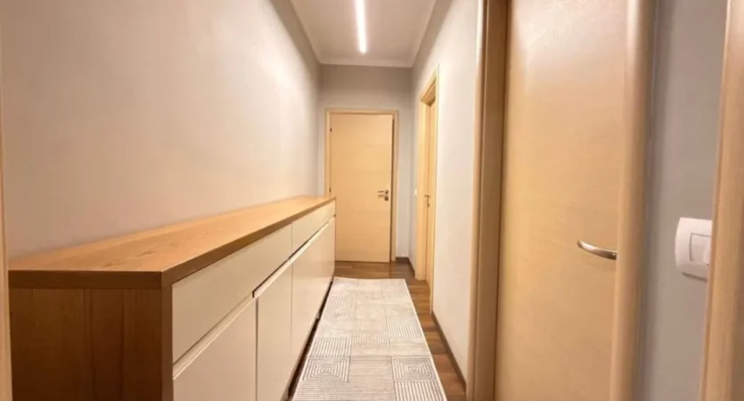 Tirane, jepet me qera apartament 2+1 Kati 7, 112 m² 650 € 