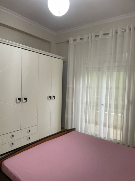 Tirane, jepet me qera Vile 1+1+Ballkon Kati 2, 60 m² 400 € (Rruga Vellezerit Kondi)