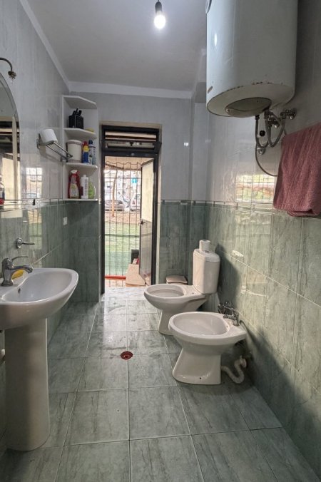 Tirane, shitet apartament 1+1 Kati 1, 56 m² 96.000 € (Ali Demi)