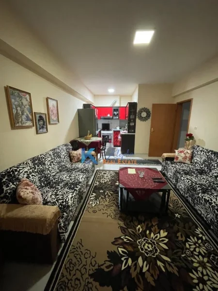 Tirane, shes apartament 2+1+Ballkon Kati 1, 106 m² 255.000 € (Sheshi Wilson, shkolla Deshmoret e Lirise)