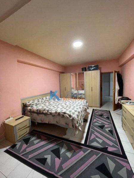 Tirane, shes apartament 2+1+Ballkon Kati 1, 106 m² 255.000 € (Sheshi Wilson, shkolla Deshmoret e Lirise)