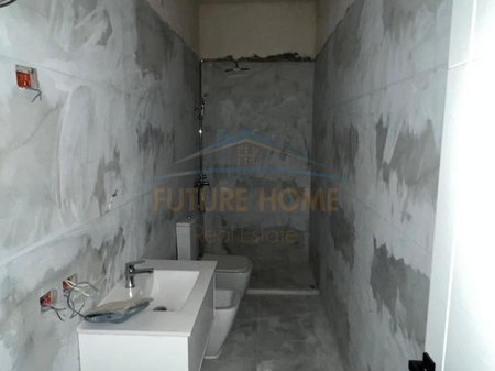 Tirane, shitet apartament 1+1 Kati 1, 79 m² 98.000 € (Rruga e Dajtit)