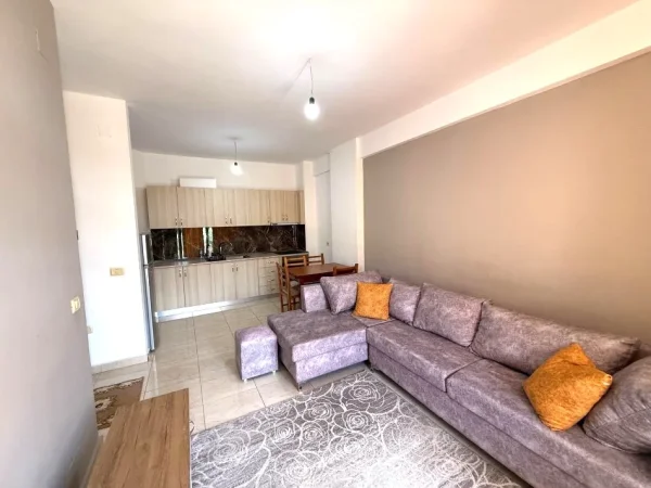 Jepet Hyrje 1+1 me Qira ne Astir (tek Fratari),  380 €URO