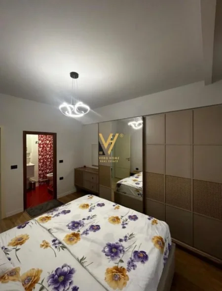 Tirane, jepet me qera apartament 2+1+Ballkon Kati 2, 100 m² 1.000 € (MYSLYM SHYRI)