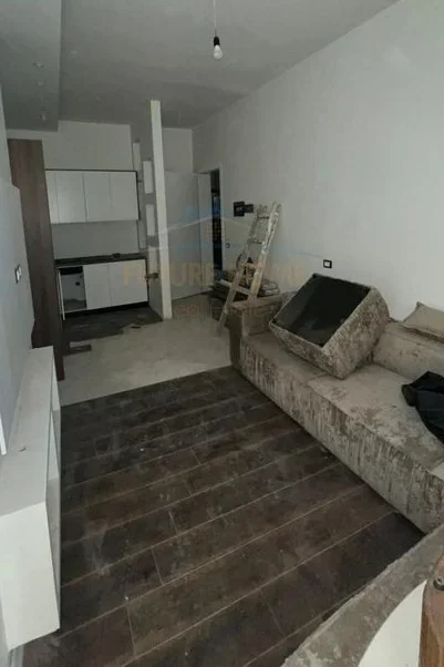 Tirane, shitet apartament 1+1 Kati 2, 53 m² 65.400 € (auto kalaja)