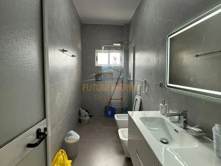 Qera , Apartament 2+1, Rruga Kongresi i Manastirit , Tirane. AREA63505