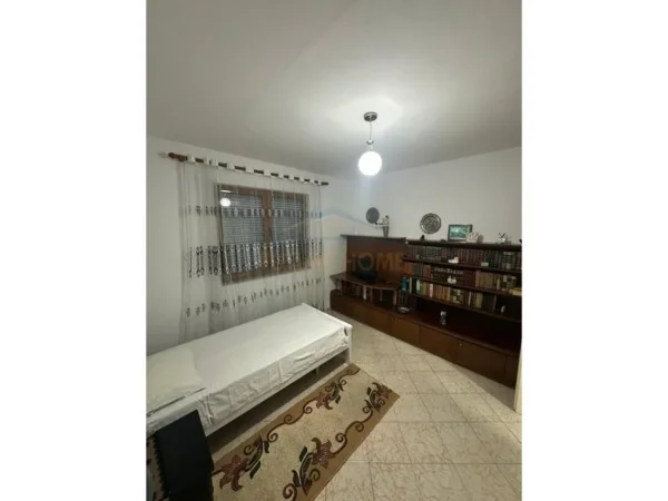 Tirane, jepet me qera apartament 2+1 Kati 5, 73 m² 500 € (Porcelan prane UET)