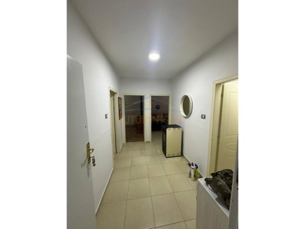 Tirane, jepet me qera apartament 2+1 Kati 5, 73 m² 500 € (Porcelan prane UET)
