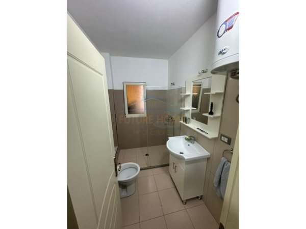 Tirane, jepet me qera apartament 2+1 Kati 5, 73 m² 500 € (Porcelan prane UET)