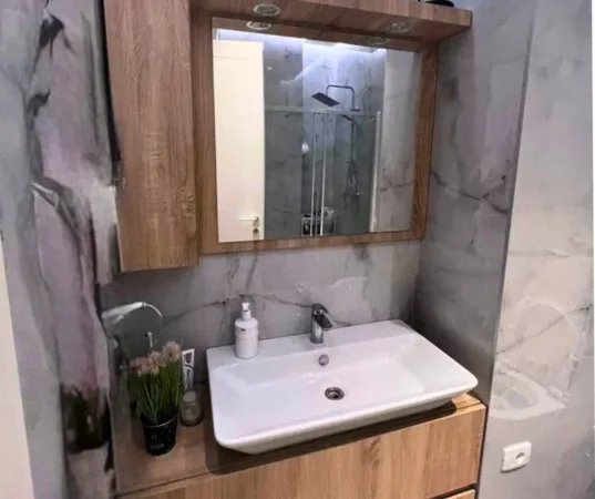 Tirane, shes apartament 1+1+Ballkon Kati 3, 76 m² 250.000 € (Kompleksi Delijorgji)