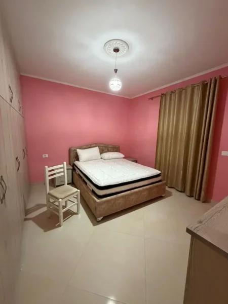 Durres, jepet me qera shtepi 2+1+Aneks+Ballkon Kati 0, 100 m² 350 € (Prane Tregut Industrial)