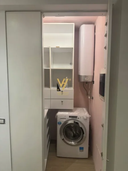 Tirane, jepet me qera apartament 1+1+Ballkon Kati 3, 60 m² 500 € (ALI DEMI)