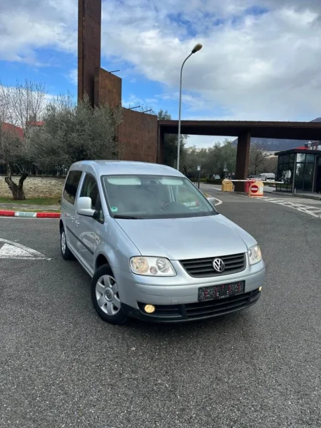 Tirane, shes makine VOLKSWAGEN CADDY 1.4 Benzin+Gaz, gri metalizato manuale Klima 180.000 km