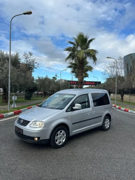 Tirane, shes makine VOLKSWAGEN CADDY 1.4 Benzin+Gaz, gri metalizato manuale Klima 180.000 km