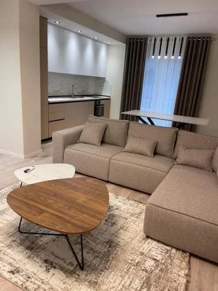 Tirane, jepet me qera apartament 2+1+Ballkon Kati 3, 120 m² 500 € (Rruga shefqet Kuka)